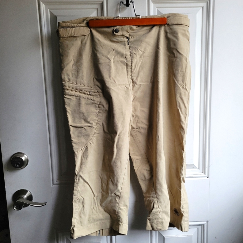 Nike ACG DriFit Capri Pants L